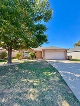 Building Photo - 1211 Henry Ln