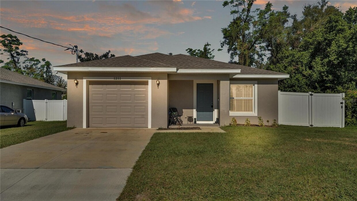 Foto principal - Ready for immediate occupancy!
