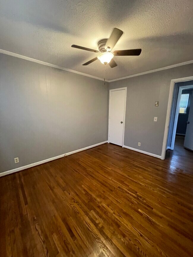 Foto del edificio - 3826 Edwards Ave