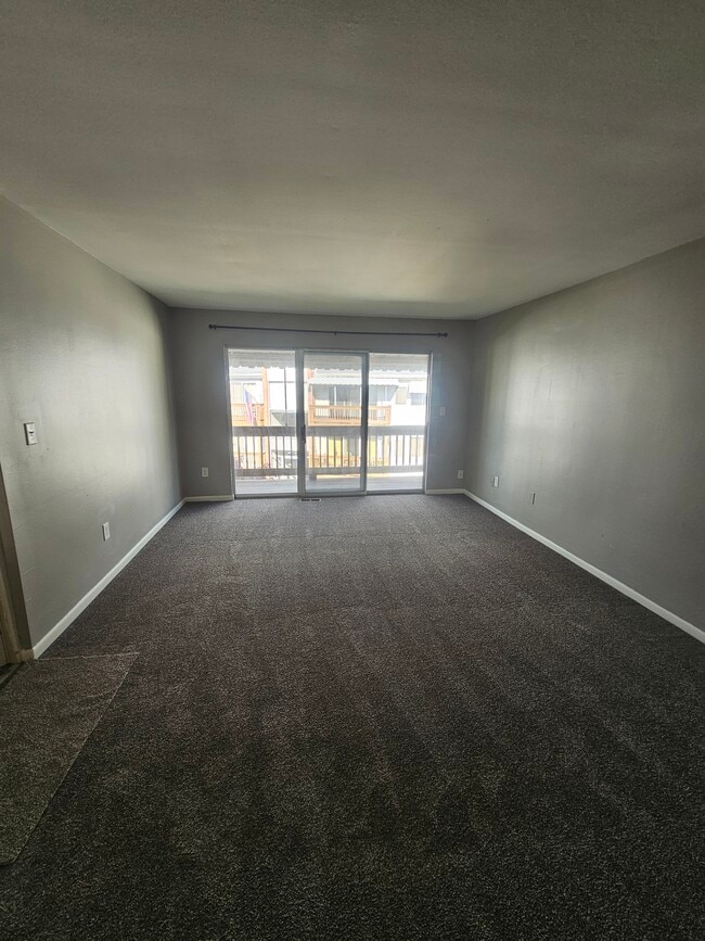 Building Photo - 5710 Coach Dr W