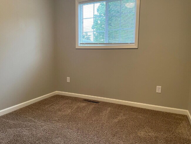 Foto del edificio - Welcome Home — Modern Ranch in the Chatham School District