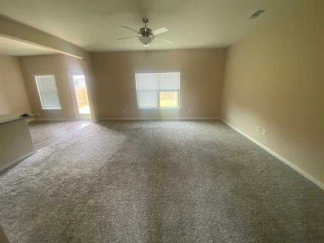 Foto del edificio - 316 Golden Sands Ln
