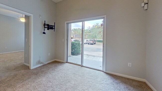 Foto del edificio - 2 Bed 2 Bath Condo Available in Villa Beauclerc!