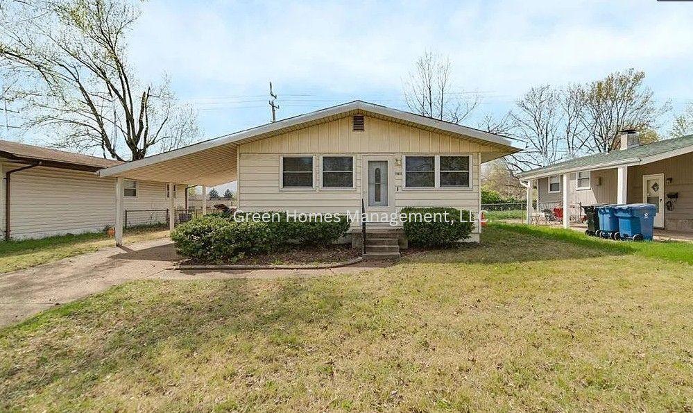 Foto principal - 10431 Lilac Ave