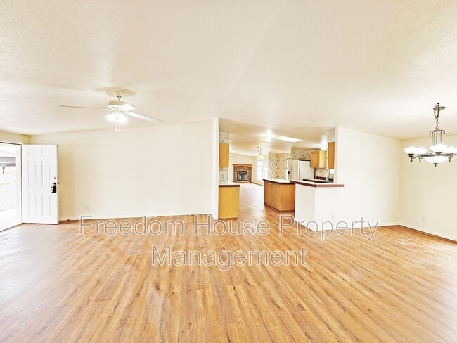Building Photo - 5220 Jerry Ave