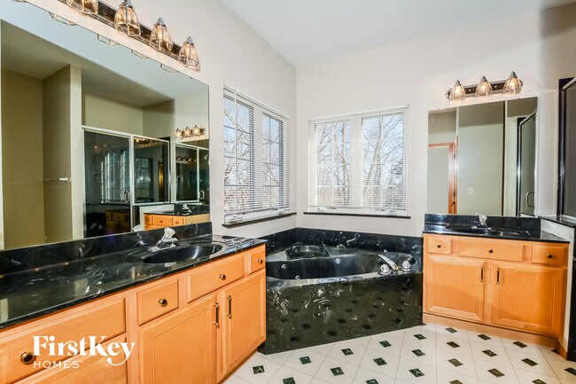 Foto del edificio - 12 Fox Bluff Ct