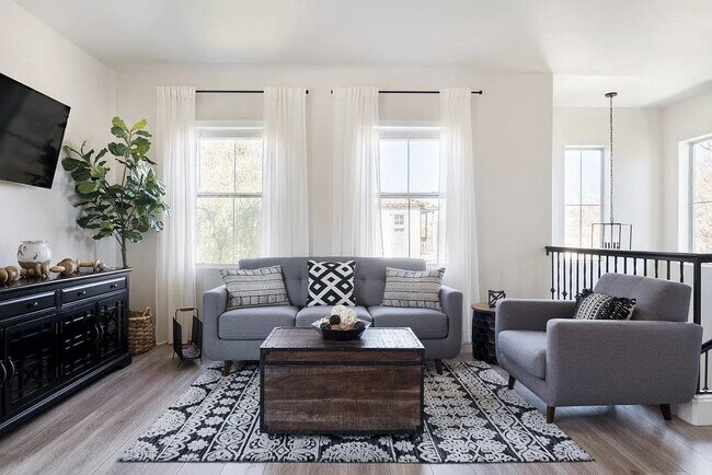 Foto del edificio - 156 W Laurel Ct