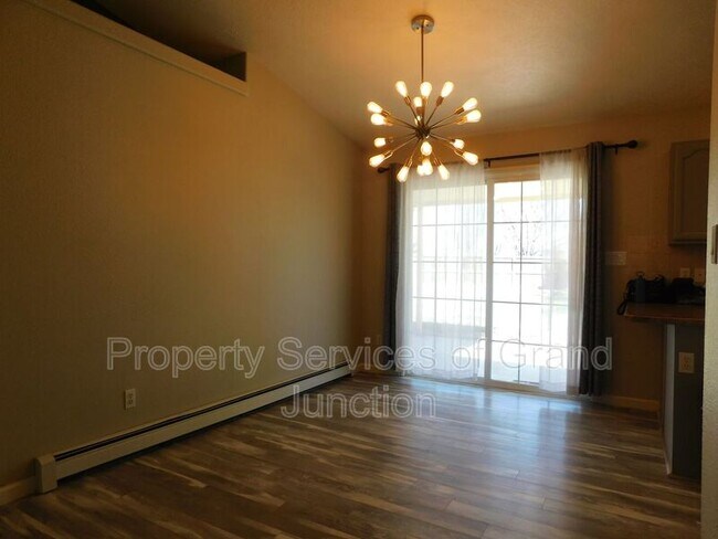 Building Photo - 502 Garnet Dr
