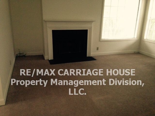 Building Photo - 4065  Calumet Dr
