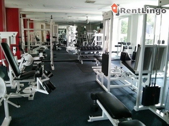 Foto del edificio - 9449 Briar Forest Dr