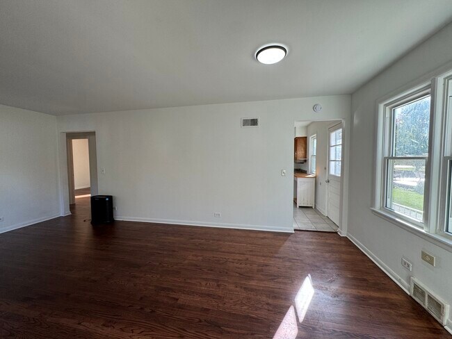 Foto del edificio - 29W211 Calumet Ave E