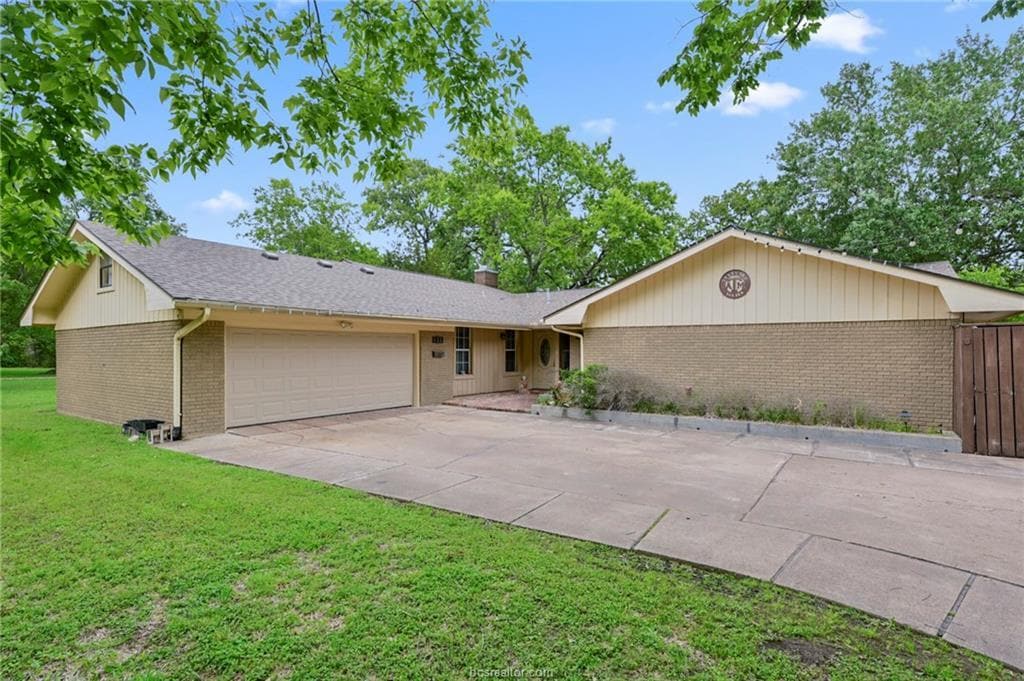 Photo - 833 Tanglewood Dr (Bryan, TX)