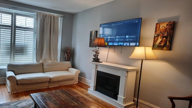 Photo - 1734 N Sedgwick St Apartment