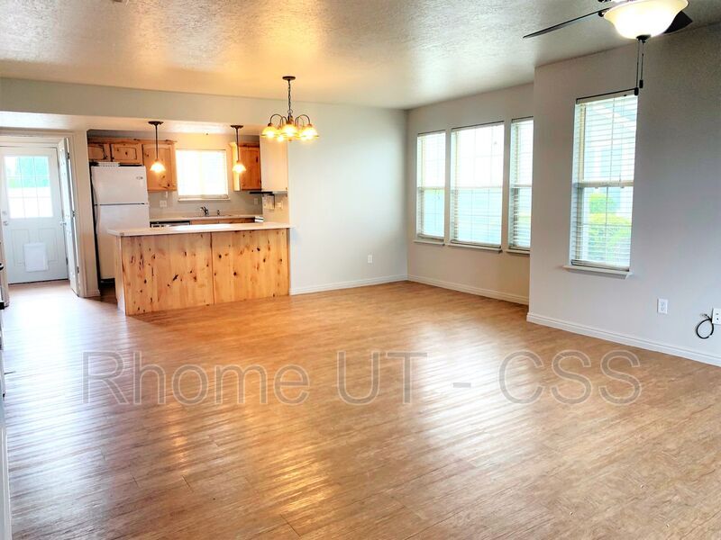 Foto principal - 1041 S Kingsbury Ln