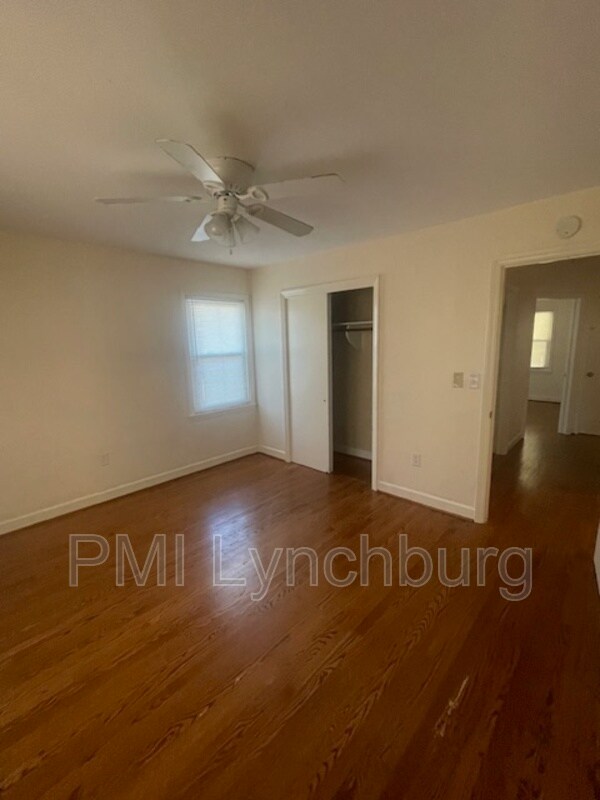 Foto del edificio - 1026 Lakeview Dr
