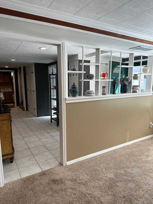 Building Photo - 1395 Lone Oak Rd