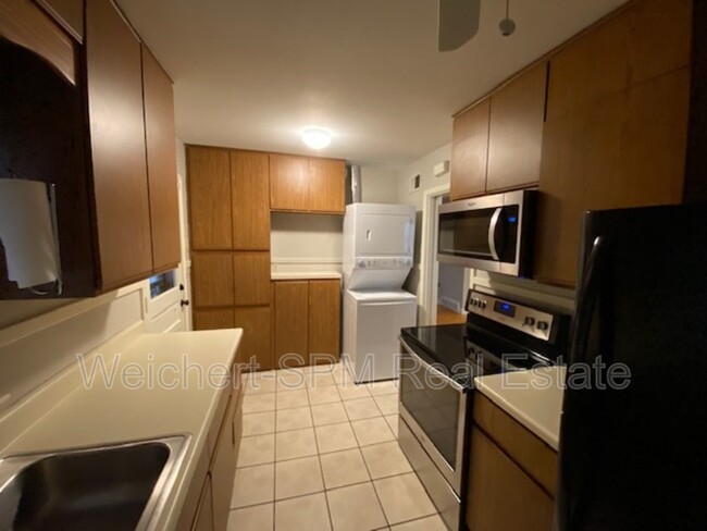 Building Photo - 4850 Marlin Ave