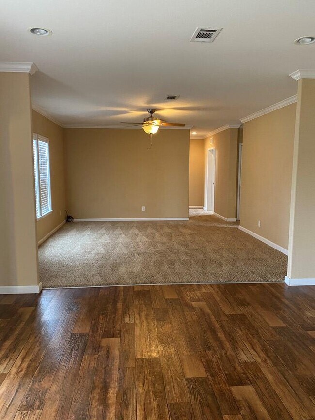 Foto del edificio - 7200 E County Rd 62