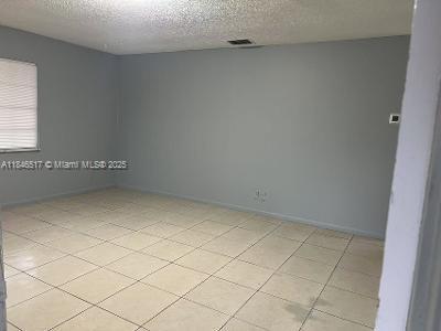 Foto del edificio - 3100 Coral Springs Dr
