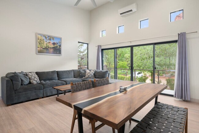 Building Photo - 30 Moondance Ln
