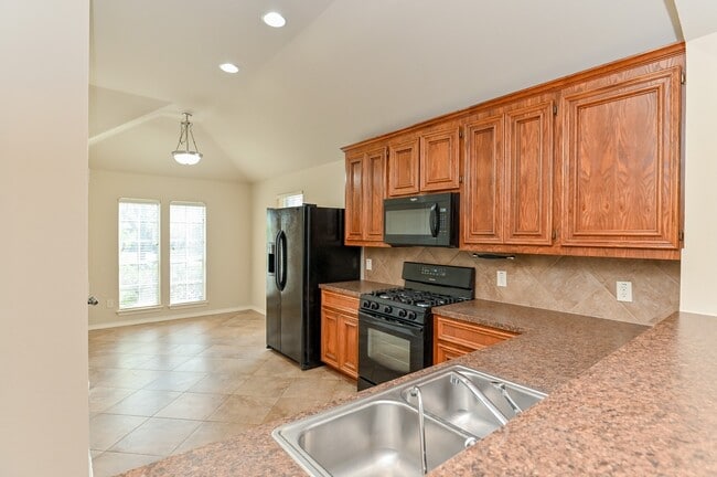 Building Photo - 2106 Castle Gardens Ln