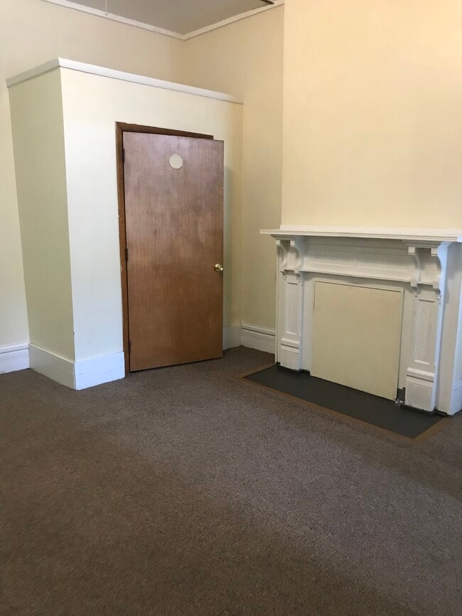 BDRM - 122 14th St