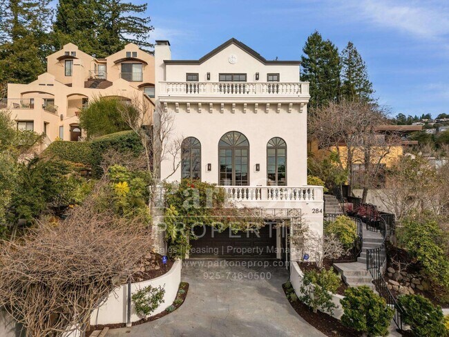 Building Photo - Stunning Grand European-Style Home with Panoramic Bay Views