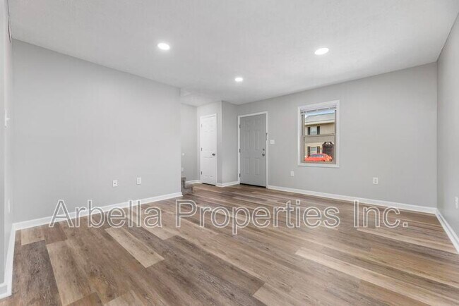 Foto del edificio - 2637 Hwy 11 W