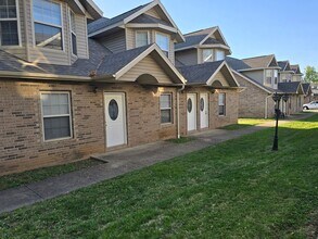 Building Photo - 1401 Frosty Dr