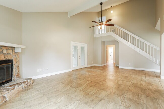 Foto del edificio - 6145 Island Forest Dr