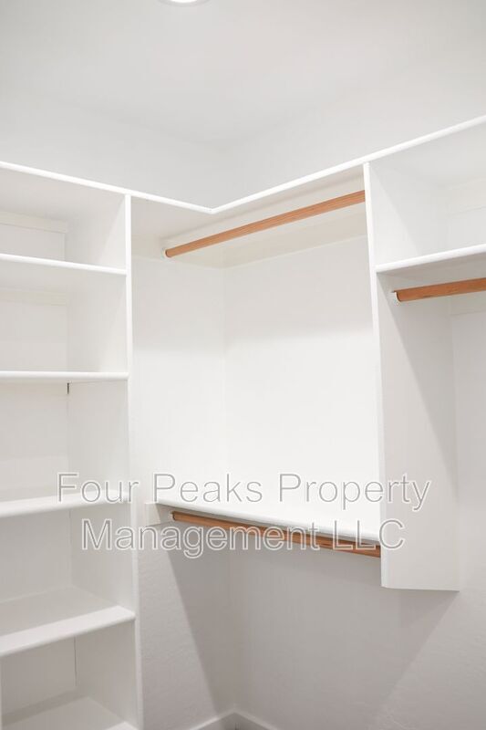 Building Photo - 1851 W 8th S St