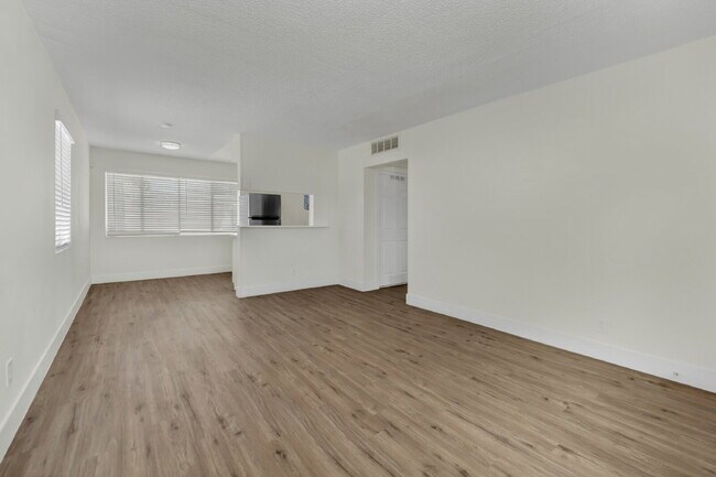 Foto del edificio - 1304 Rexford Pl