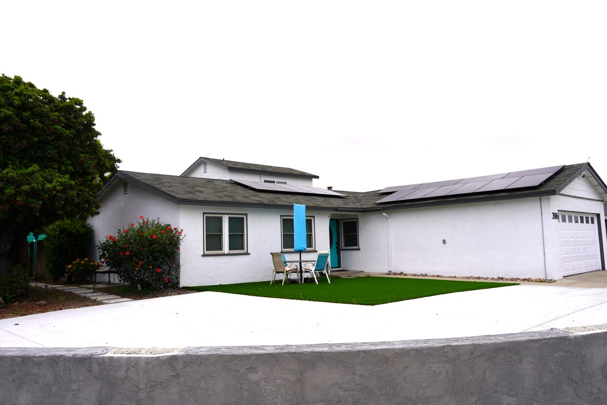 Primary Photo - 396 Ridgecrest Dr