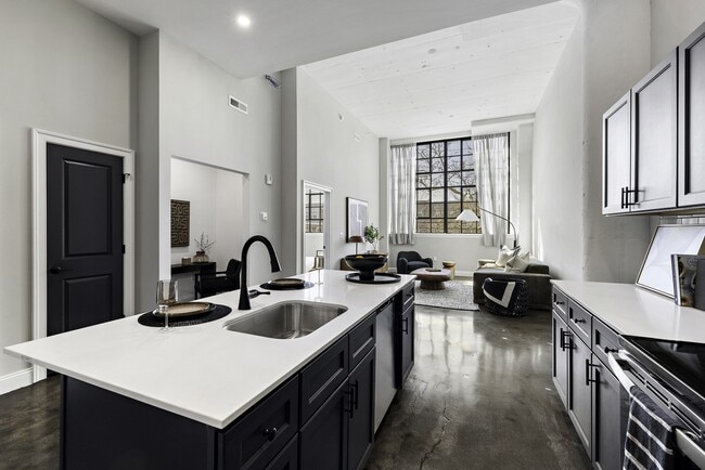 Photo - The Reyburn Apartments