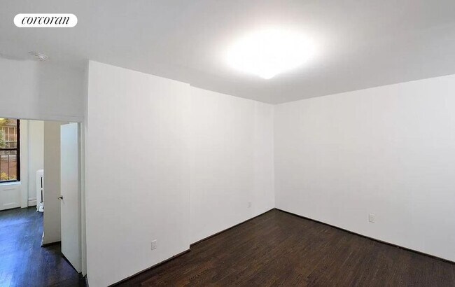 Foto del edificio - 240 W 15th St
