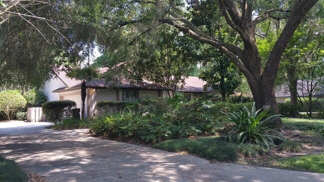 Foto del edificio - **4431 NW 53rd Street (Huntington)