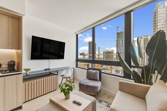 Building Photo - 225 N Miami Ave