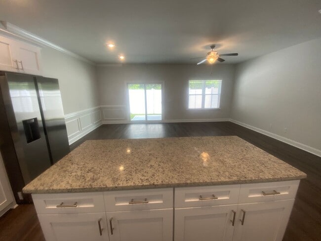 Building Photo - Townhome in Pooler, Available Now!