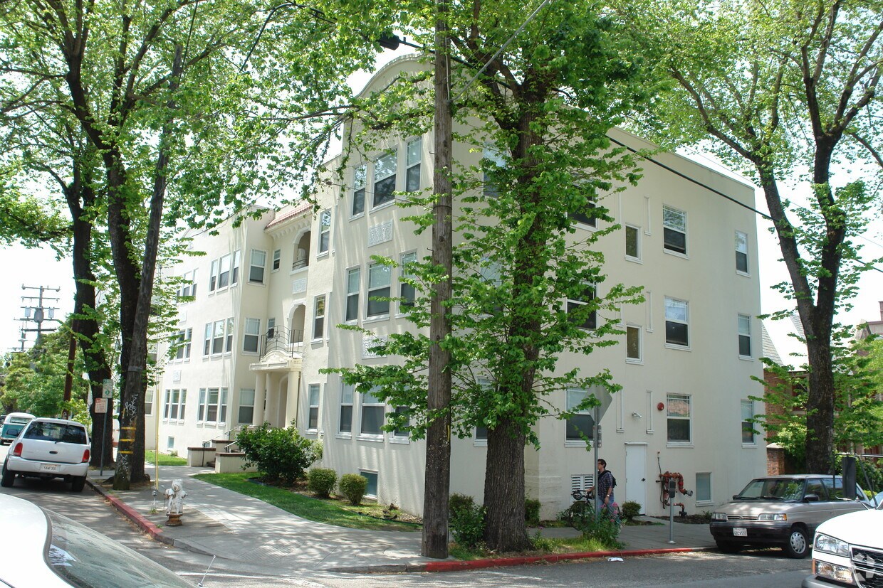 Foto principal - 2500 Benvenue Ave