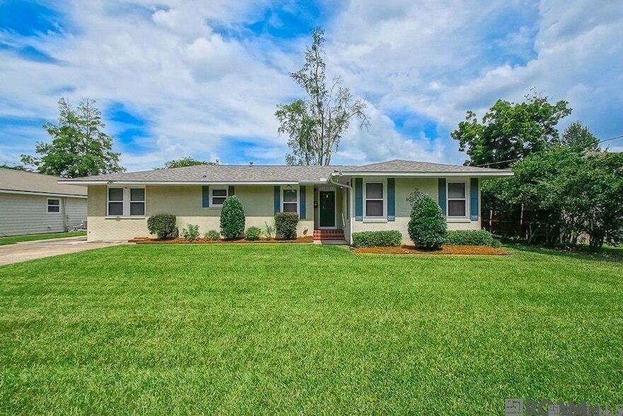 Primary Photo - 327 Marion Dr