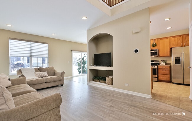 Building Photo - 398 S Jade Ln