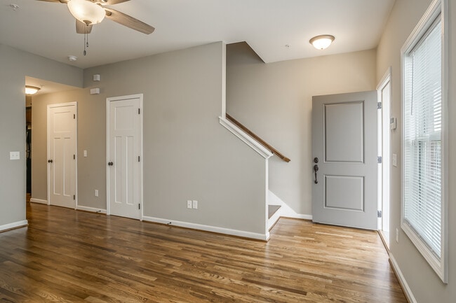 Building Photo - 345 W Broad St