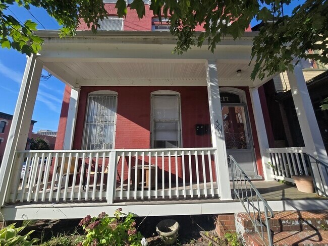 Building Photo - 217 E Leigh St
