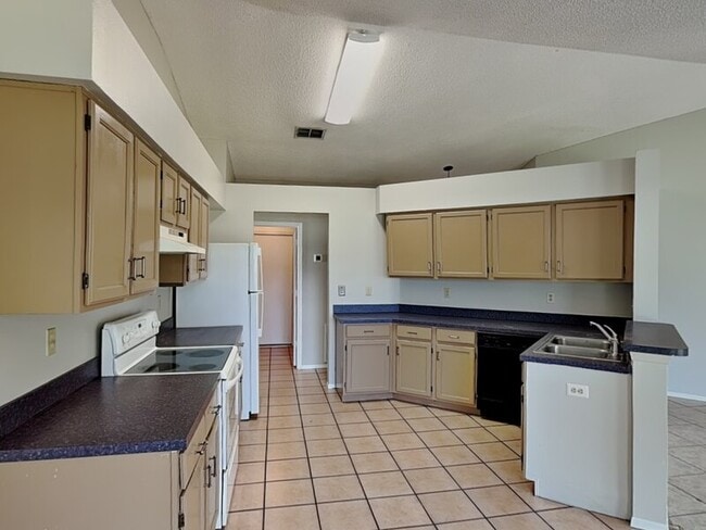 Foto del edificio - 1618 Cassingham Cir