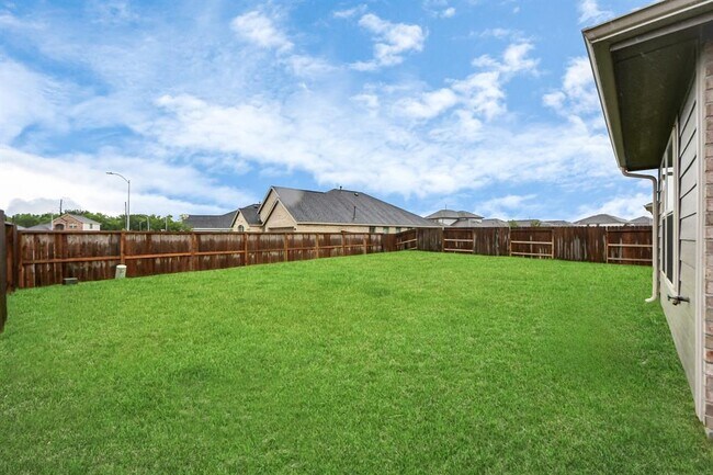 Building Photo - 31703 Daisy Draper Ln