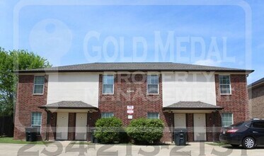 Building Photo - 4001 Madison Dr