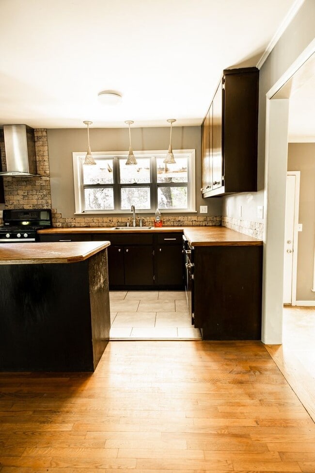 Foto del edificio - 1627 Oakland Ave