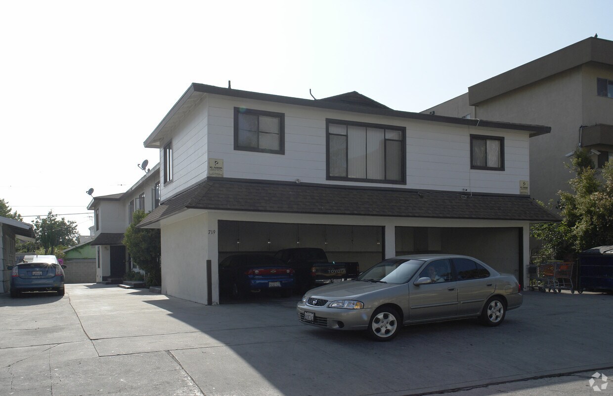 Primary Photo - 719 N Gramercy Pl