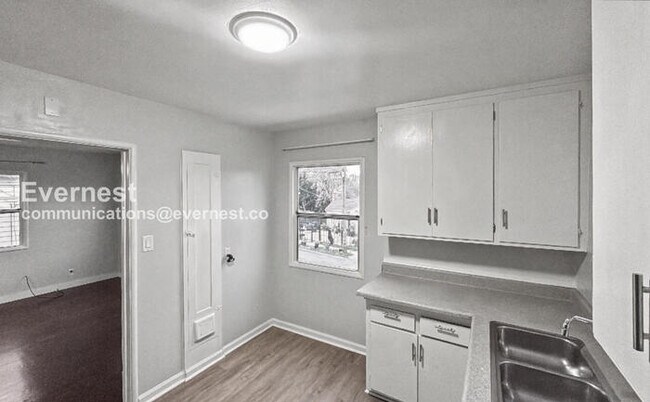 Foto del edificio - 2 Bed, 1 Bath Home with Great Amenities / Available Now!