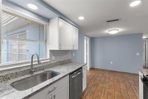 Foto del edificio - 5209 Manor Dr